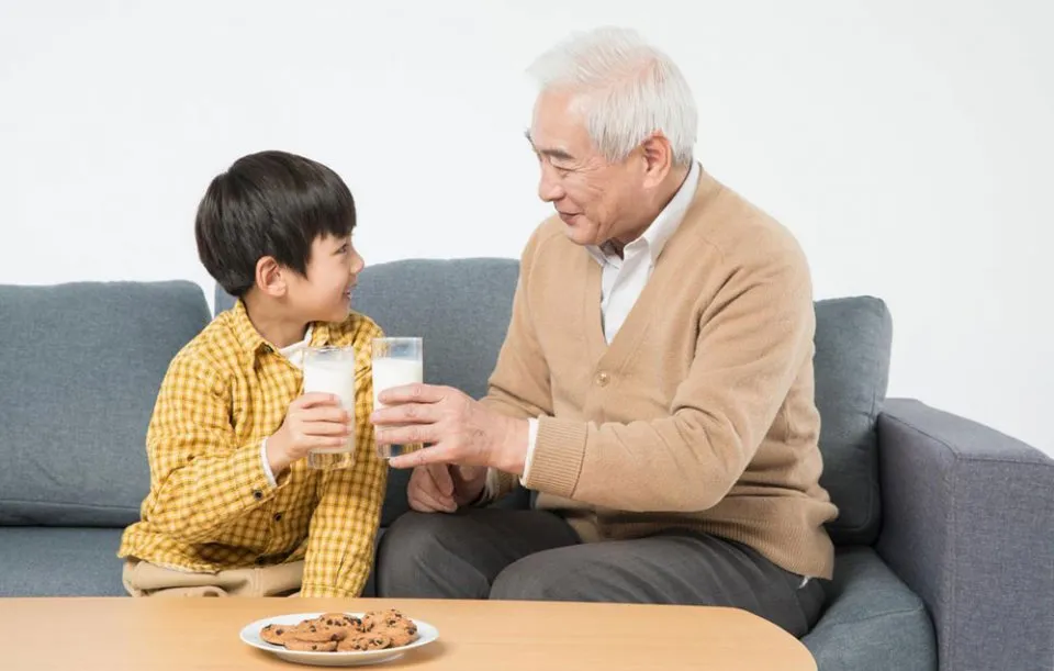 坚持每天喝牛奶与不喝牛奶的老人，有什么差别？不妨来看看